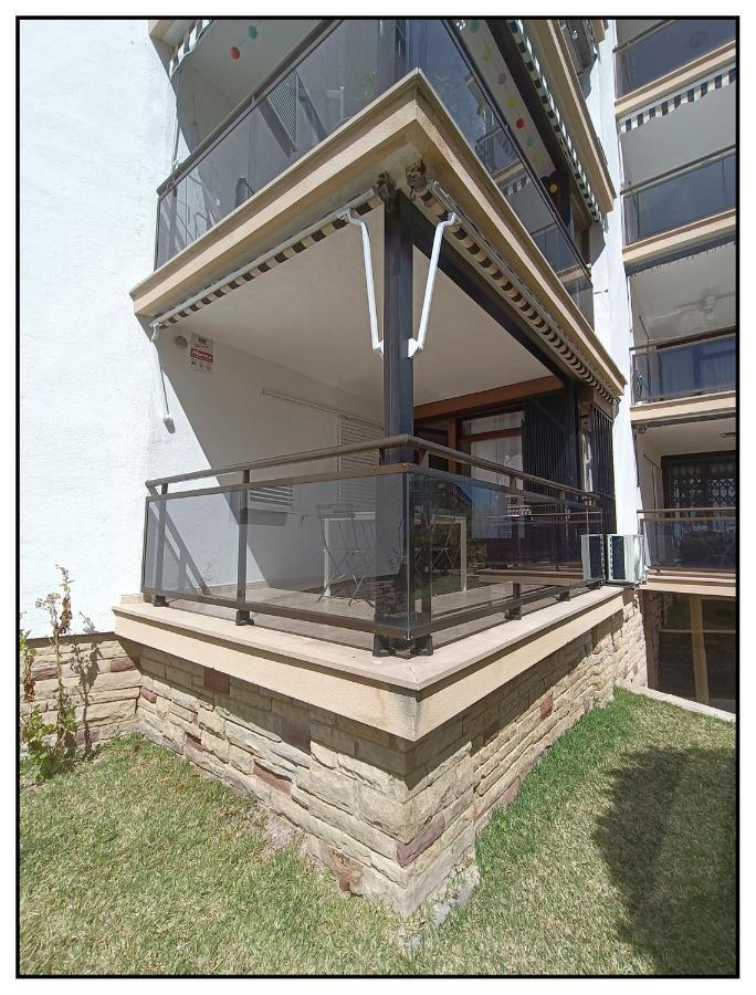 Apartamento Centrico Junto Al Mar - Wifi Free 살루 외부 사진